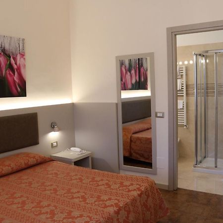 Dipendenza Aurora Apartment Pavia Bagian luar foto