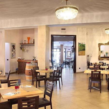 Dipendenza Aurora Apartment Pavia Bagian luar foto